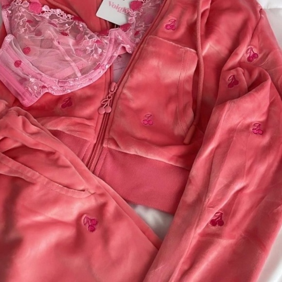 Set sweater and sweatpants - Picture 2 of 3